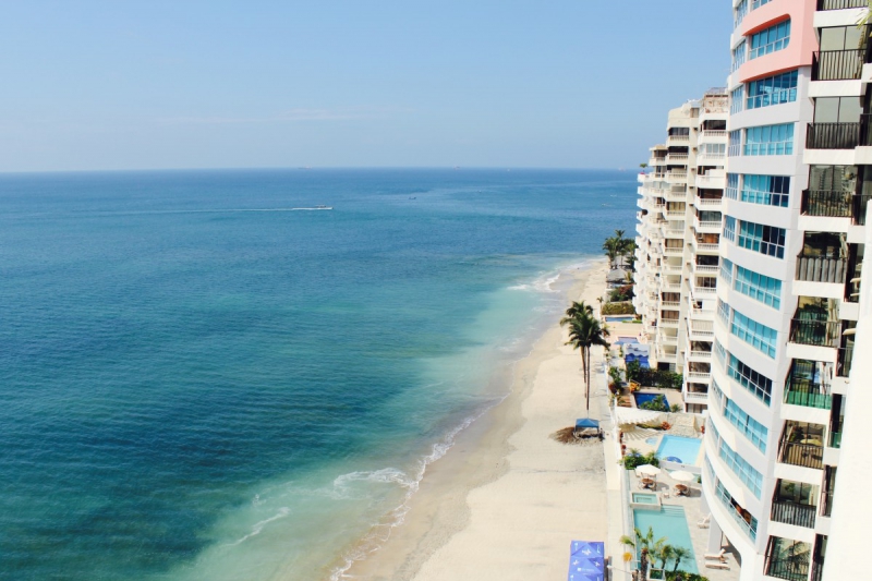 chambre-hote-LA MOTTE-min_beach_ocean_shore_hotel_palm_tree-33726